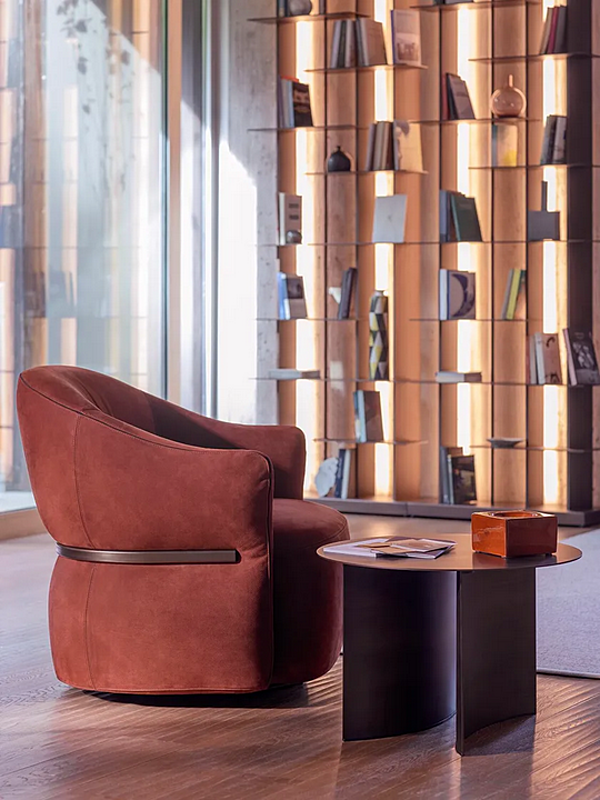 Fauteuil avec accoudoirs en tissu Madame Butterfly Flou usine Flou de l'Italie. Foto №4