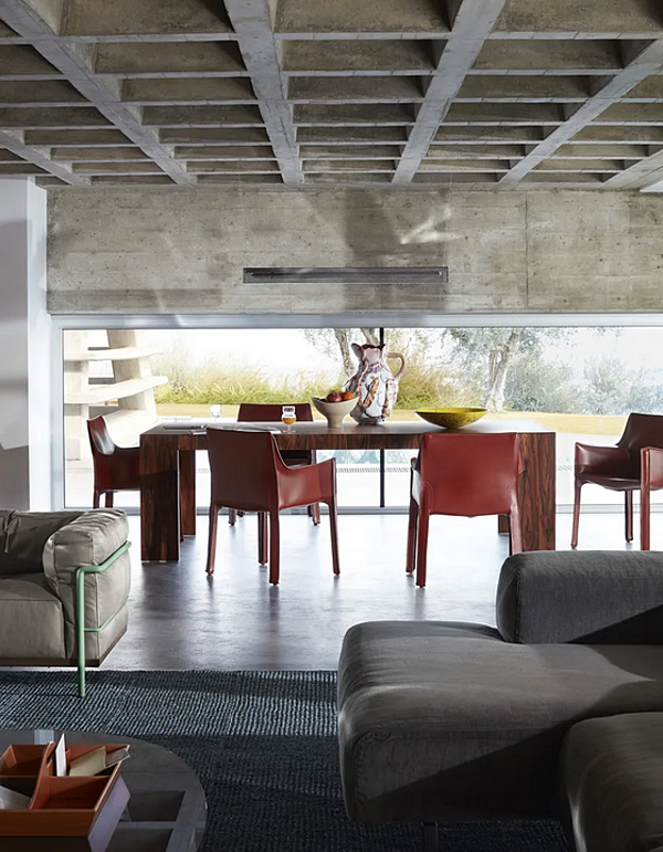 Fauteuil en cuir tanné avec accoudoirs CASSINA 413 CAB usine CASSINA de l'Italie. Foto №8