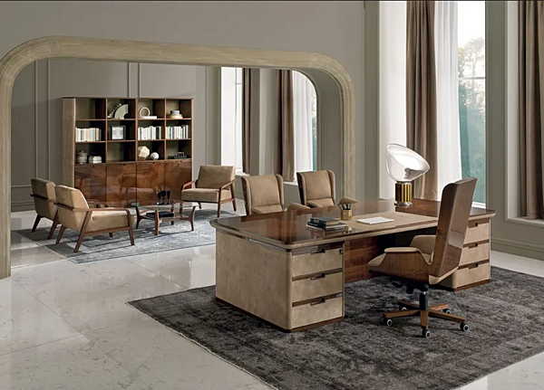 Chaise de direction pivotante en cuir et bois avec accoudoirs Garbo i 4 Mariani usine i 4 Mariani de l'Italie. Foto №4