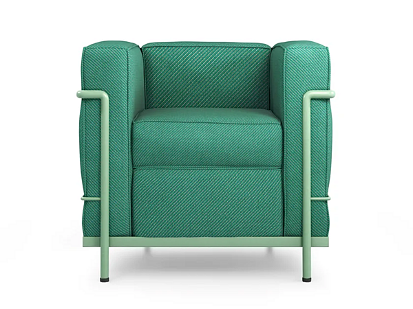 Fauteuil grand confort avec accoudoirs en tissu CASSINA petit modèle 002 usine CASSINA de l'Italie. Foto №1