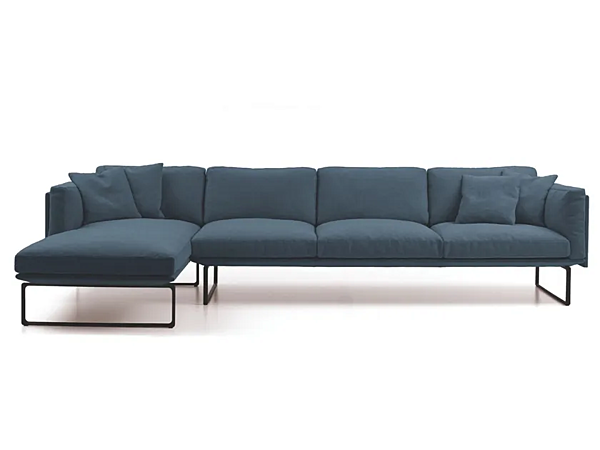Canapé d'angle en tissu CASSINA collection 8 202, 203 usine CASSINA de l'Italie. Foto №1