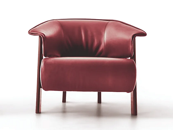 Fauteuil en cuir avec accoudoirs et dossier haut CASSINA usine CASSINA de l'Italie. Foto №1