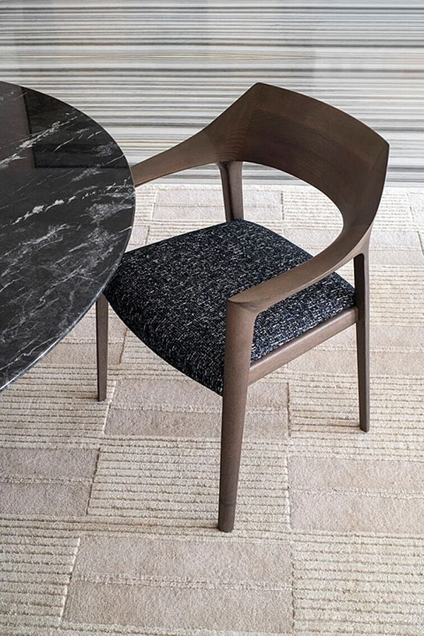 Fauteuil en bois avec accoudoirs Scheggia 906 P Potocco 906/P usine POTOCCO de l'Italie. Foto №2