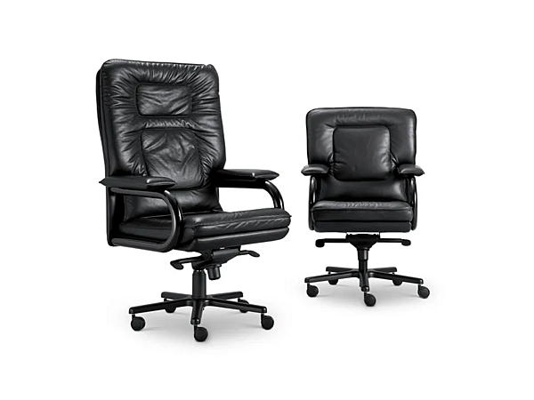 Fauteuil de direction en cuir à haute dossier grande I 4 Mariani usine i 4 Mariani de l'Italie. Foto №3