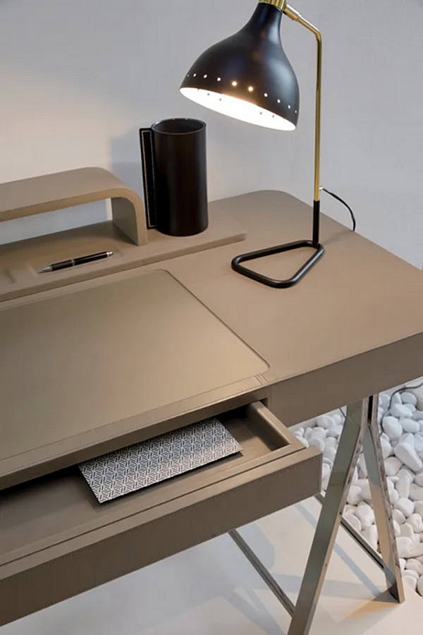 Bureau secrétaire en cuir tanné avec tiroirs Napa I 4 Mariani usine i 4 Mariani de l'Italie. Foto №5