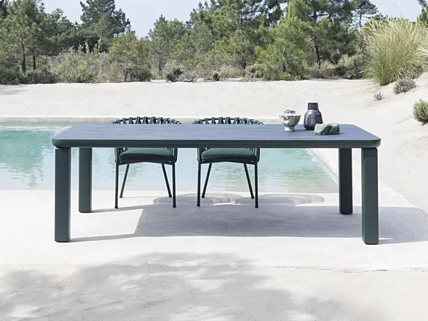 Table de jardin en aluminium avec plateau en céramique ou HPL sur mesure VARASCHIN usine VARASCHIN de l'Italie. Foto №1