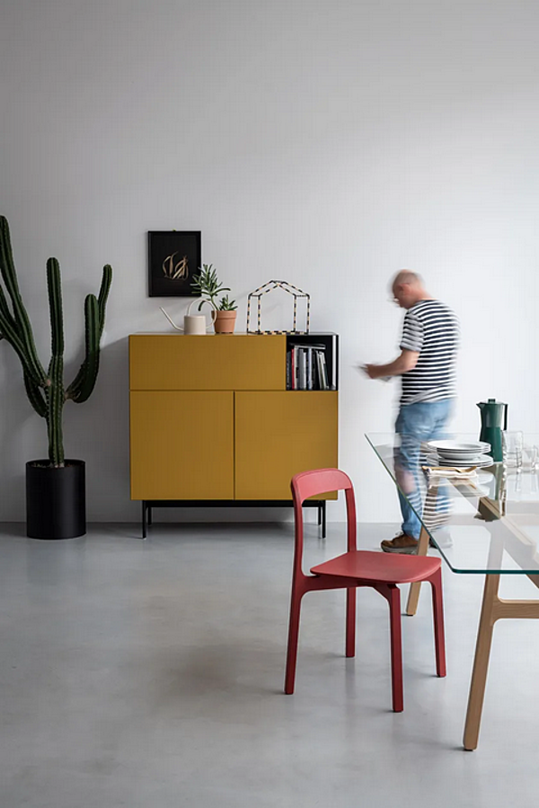 Chaise empilable en frêne Contorna Kristalia usine Kristalia de l'Italie. Foto №6