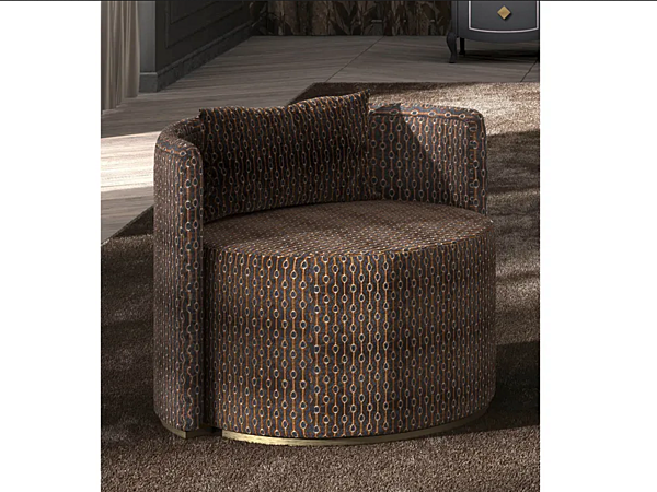 Fauteuil en tissu avec accoudoirs CASA +39 OLIVER C22607 usine CASA +39 de l'Italie. Foto №1