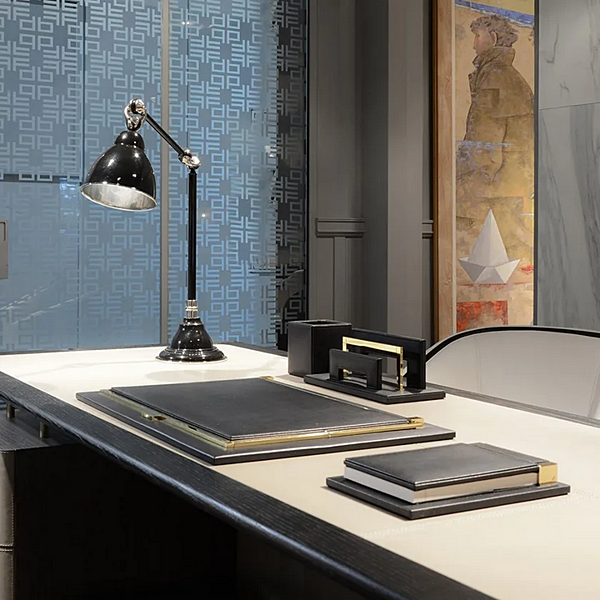 Lampe de table en métal ajustable Riccardo FORMITALIA usine FORMITALIA de l'Italie. Foto №3