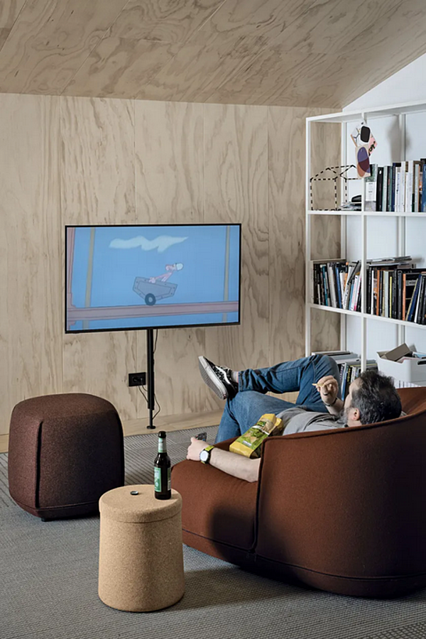 Meuble TV en métal avec gestion des câbles Kristalia Avenue Up usine Kristalia de l'Italie. Foto №6