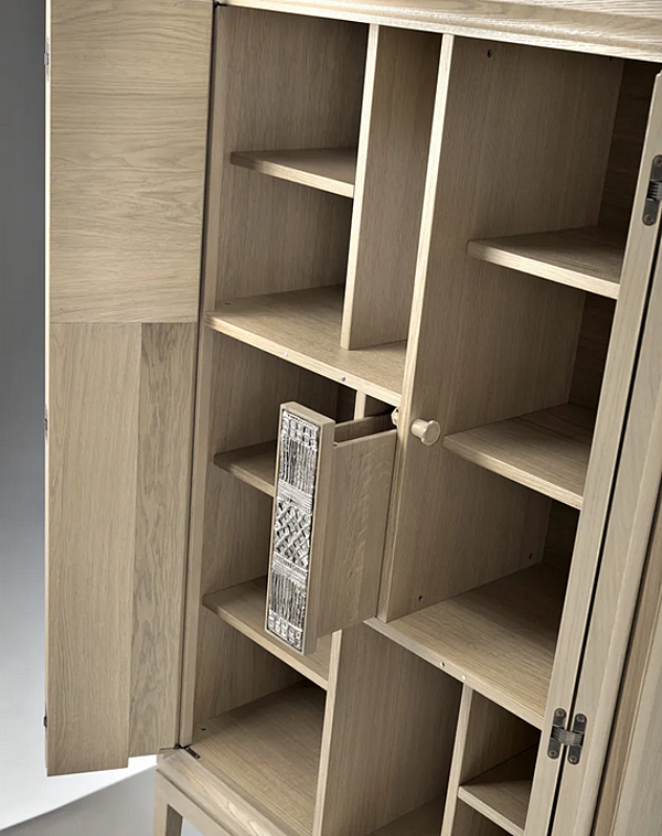 Wooden Highboard with Doors SEGRETI S1890 by ARTE BROTTO usine Arte Brotto de l'Italie. Foto №1