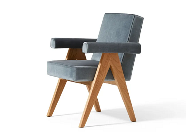 Chaise en tissu avec accoudoirs CASSINA Committee usine CASSINA de l'Italie. Foto №1