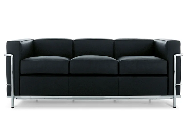 Canapé en cuir trois places CASSINA Grand Confort petit modèle 002 usine CASSINA de l'Italie. Foto №1