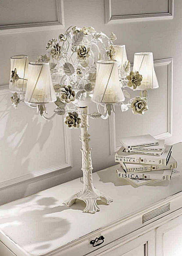 Lampe de table VILLARI 4200478.101 usine VILLARI de l'Italie. Foto №1