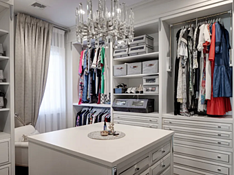 Garde-robe d'angle en bois Chicago North Shore Martini Interiors Garde-robe d'angle en bois Chicago North Shore Martini Interiors usine MARTINI INTERIORS de l'Italie