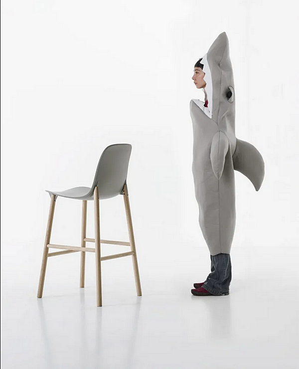 Tabouret de bar en polyuréthane avec dossier Sharky Kristalia usine Kristalia de l'Italie. Foto №4
