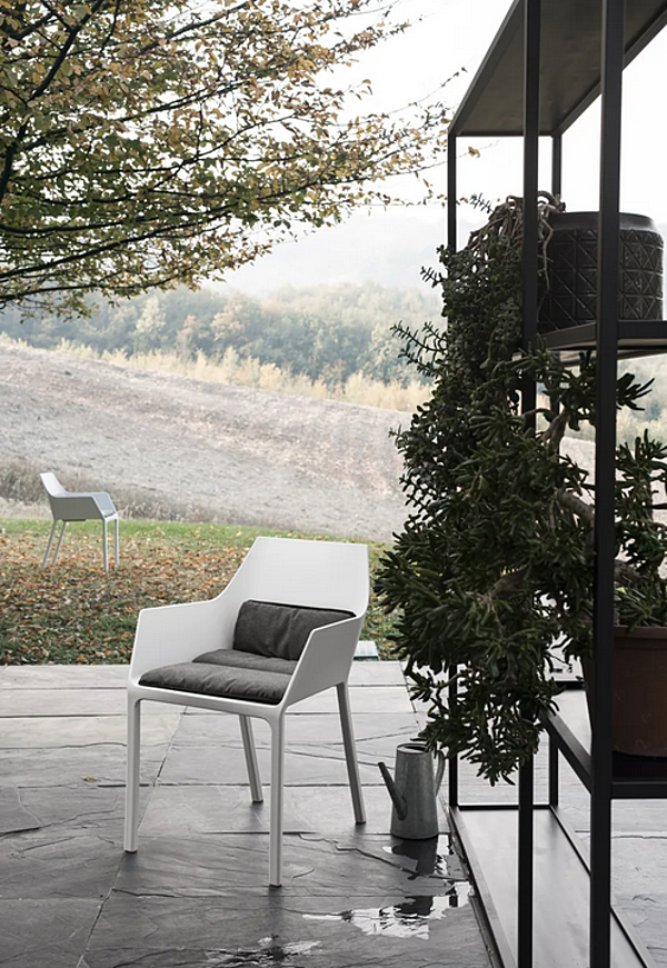 Chaise empilable en polypropylène Kristalia MEM usine Kristalia de l'Italie. Foto №12