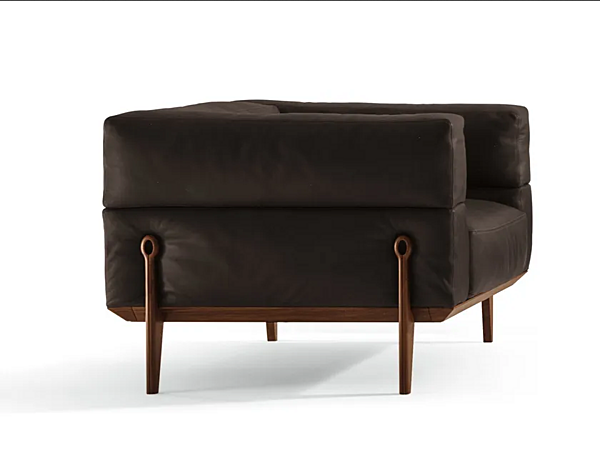 Fauteuil en cuir avec accoudoirs GIORGETTI AGO 66800 usine GIORGETTI de l'Italie. Foto №1