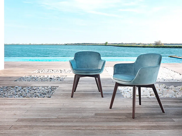 Chaise en velours rembourrée avec accoudoirs GYFORM CHANEL usine Gyform de l'Italie. Foto №1