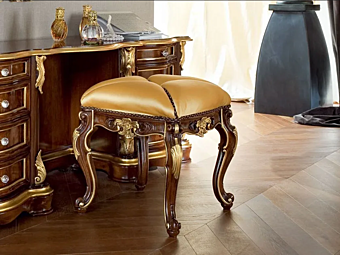 Pouf en velours Modenese Luxury Interiors 13526 usine MODENESE GASTONE de l'Italie