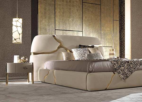Lit ROBERTO CAVALLI ELGON usine ROBERTO CAVALLI de l'Italie. Foto №4