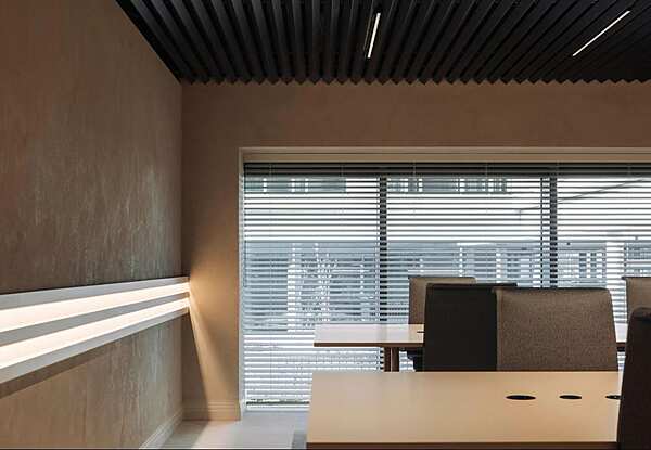 Lustre DELTALIGHT D-Liner usine DELTALIGHT de l'Italie. Foto №3