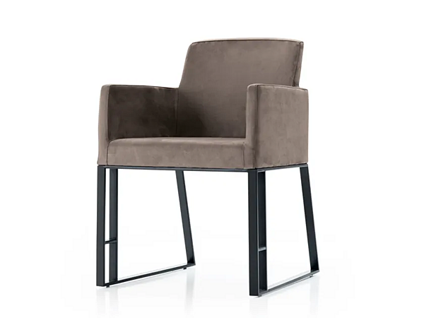 Chaise en cuir rembourrée avec accoudoirs CORTEZARI Link 611 usine CORTE ZARI de l'Italie. Foto №1