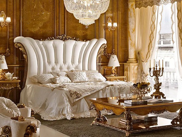 Lit double en tissu avec tête de lit rembourrée A.R. Arredamenti collection Dolcevita usine A.R.ARREDAMENTI SRL de l'Italie. Foto №4