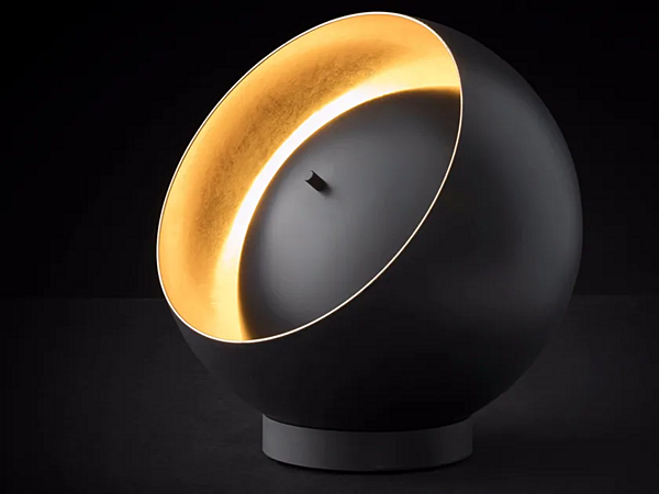 Lampe de table en métal LED Eva 216 Oluce usine Oluce de l'Italie. Foto №1