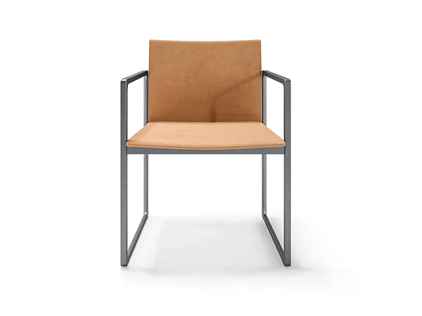 Chaise en cuir tanné avec accoudoirs CASSINA Eve usine CASSINA de l'Italie. Foto №2
