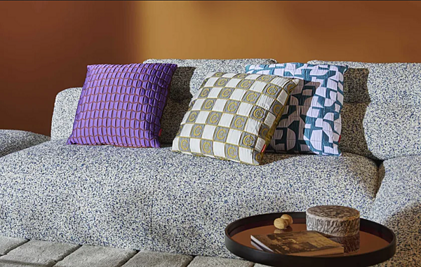 Coussin géométrique en tissu avec cadre carré CASSINA Chess usine CASSINA de l'Italie. Foto №2