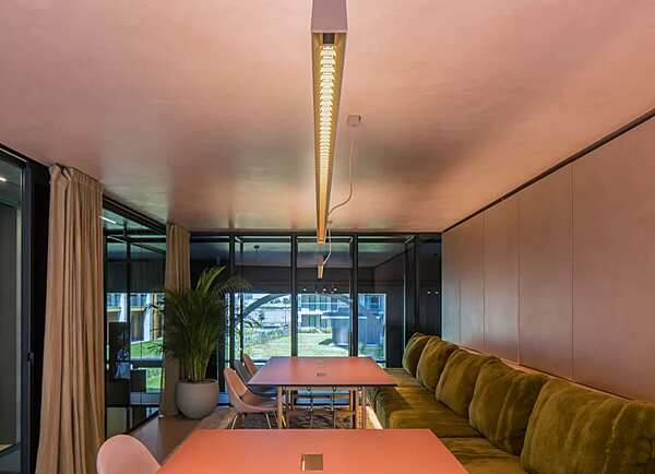 Lustre DELTALIGHT Conform usine DELTALIGHT de l'Italie. Foto №2
