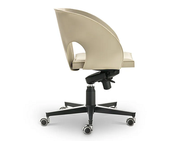 Chaise de bureau pivotante en cuir avec roulettes Voile i 4 Mariani usine i 4 Mariani de l'Italie. Foto №2