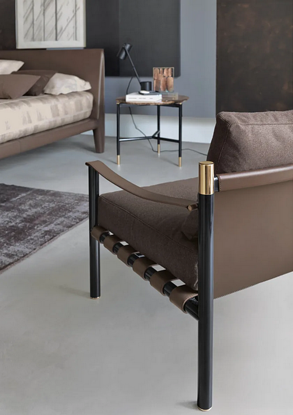 Fauteuil avec accoudoirs en tissu IKO Flou usine Flou de l'Italie. Foto №7