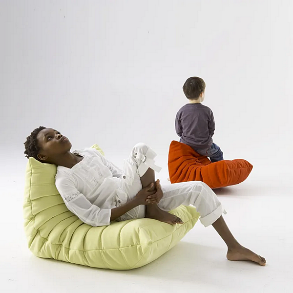 Pouf pour enfants en tissu mini Togo LIGNE ROSET 14100105 usine LIGNE ROSET de l'Italie. Foto №4