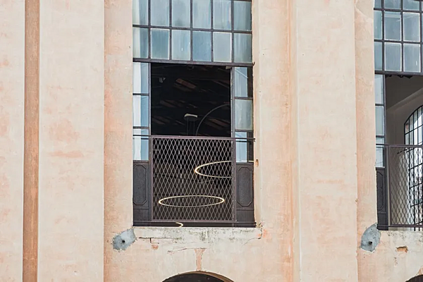 Suspension en métal LED U Light AXOLIGHT usine Axolight de l'Italie. Foto №4