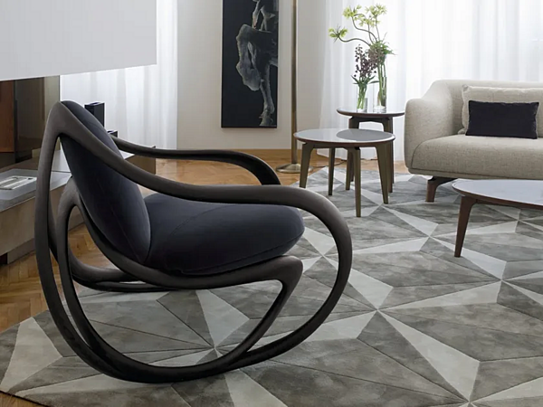 Fauteuil à bascule avec accoudoirs en tissu GIORGETTI MOVE 69810 usine GIORGETTI de l'Italie. Foto №4