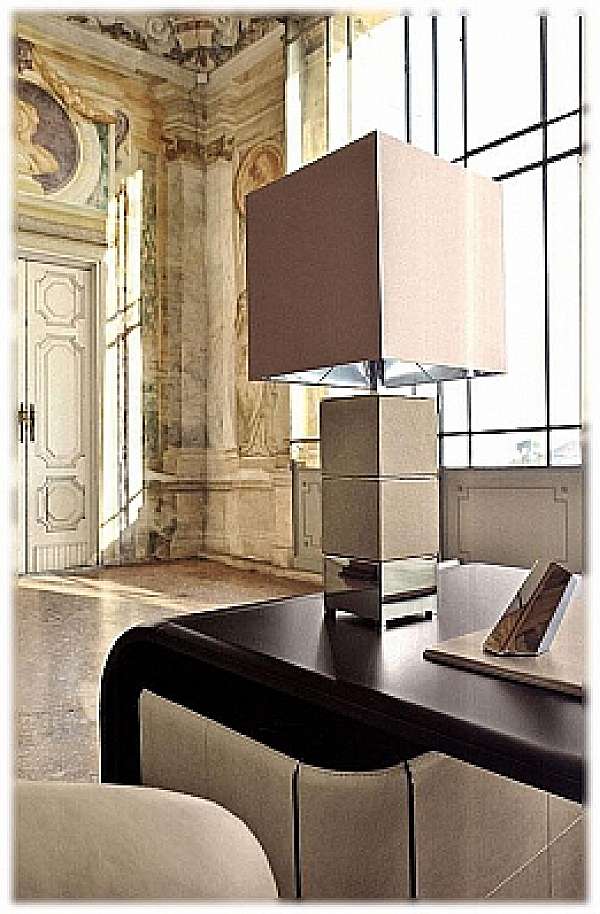 Lampe de table SMANIA LMCOLORA02 usine SMANIA de l'Italie. Foto №1