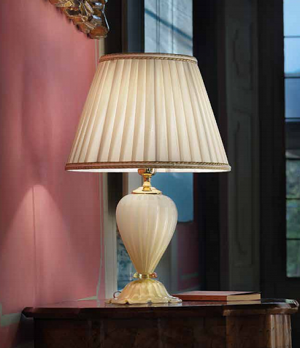 Lampe de table SYLCOM 1462/35 usine SYLCOM de l'Italie. Foto №1