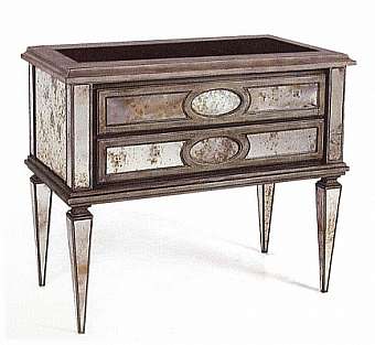 Commode CHRISTOPHER GUY 84-0019