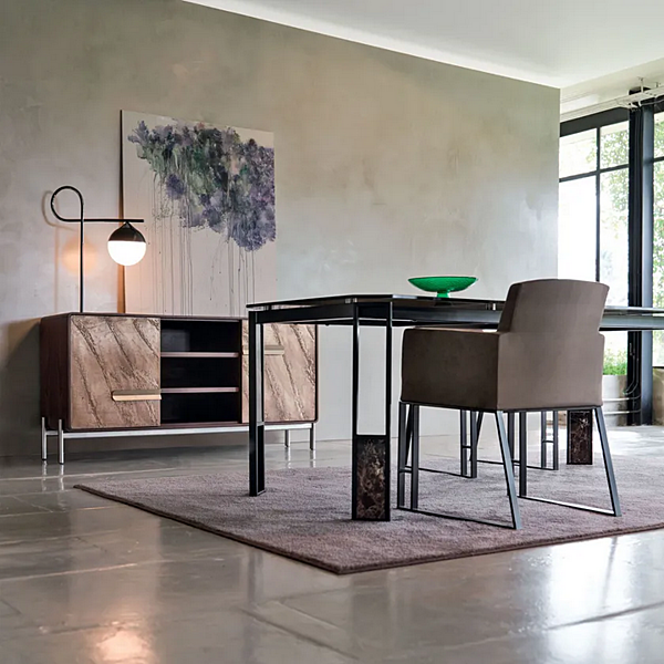 Chaise en cuir rembourrée avec accoudoirs CORTEZARI Link 611 usine CORTE ZARI de l'Italie. Foto №3