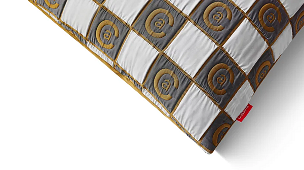 Coussin géométrique en tissu avec cadre carré CASSINA Chess usine CASSINA de l'Italie. Foto №4