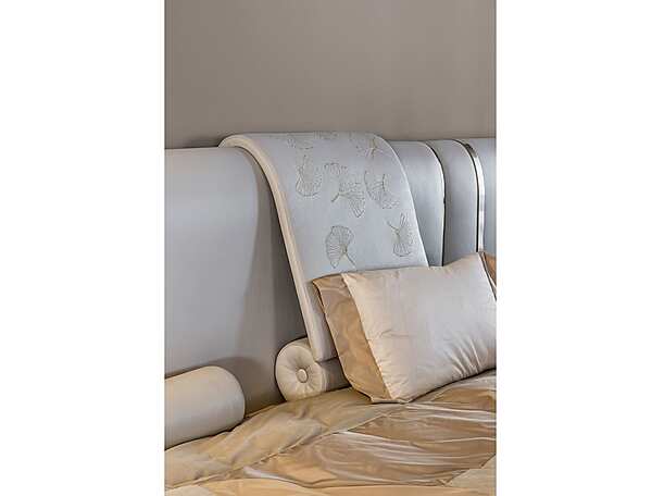Lit double avec tête de lit rembourrée en tissu Bizzotto Italia Ginko usine Bizzotto Italia de l'Italie. Foto №7