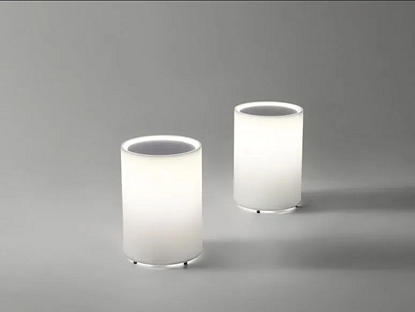 Lampe de table extérieure en polycarbonate fluorescent PAOLA LENTI LENTA usine PAOLA LENTI de l'Italie. Foto №1