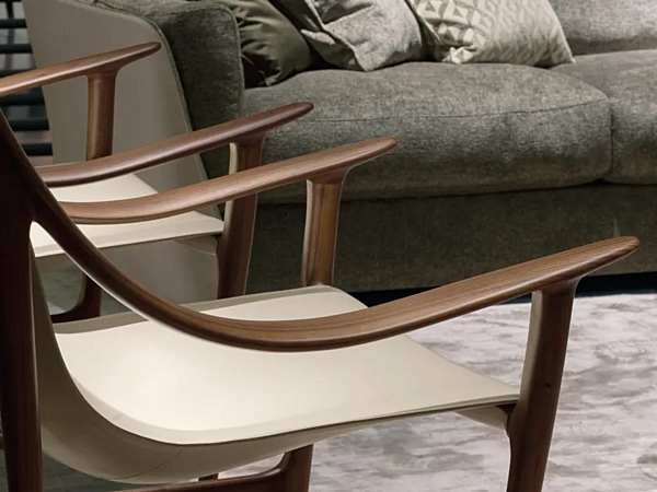 Fauteuil en noyer avec accoudoirs GIORGETTI SWING 69960 usine GIORGETTI de l'Italie. Foto №6