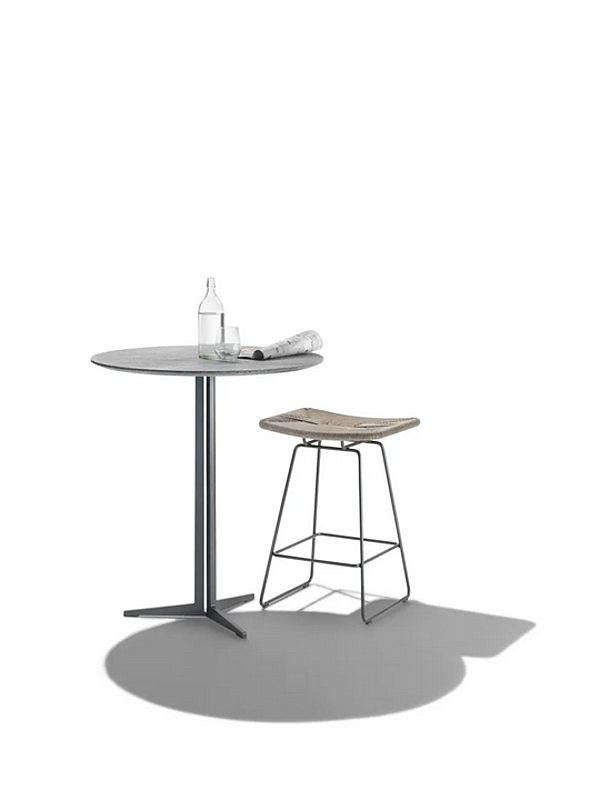 Table haute en aluminium avec base étoile à trois branches Fly extérieur FLEXFORM usine FLEXFORM de l'Italie. Foto №2