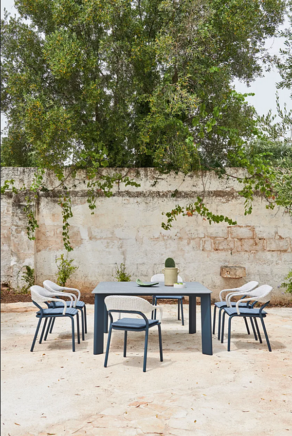 Table de jardin carrée en aluminium et bois Plinto bas VARASCHIN 24680L, 24682 usine VARASCHIN de l'Italie. Foto №3