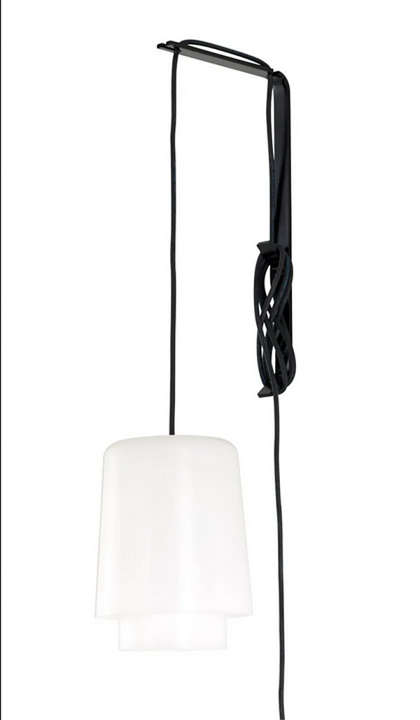 Lampe suspendue d'extérieur en polyéthylène Ariane Out LIGNE ROSET 10072280 usine LIGNE ROSET de l'Italie. Foto №3