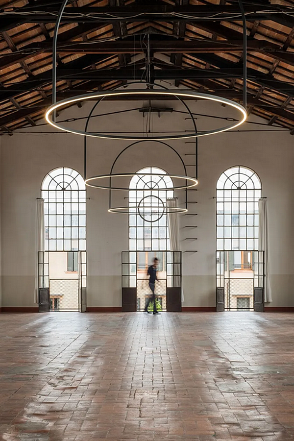 Suspension en métal LED U Light AXOLIGHT usine Axolight de l'Italie. Foto №6