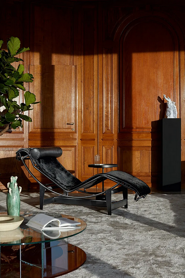 Chaise longue réglable en continu en tissu noir durable CASSINA 4 004 usine CASSINA de l'Italie. Foto №3